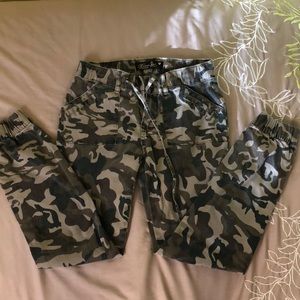 Camouflage cuffed jeans